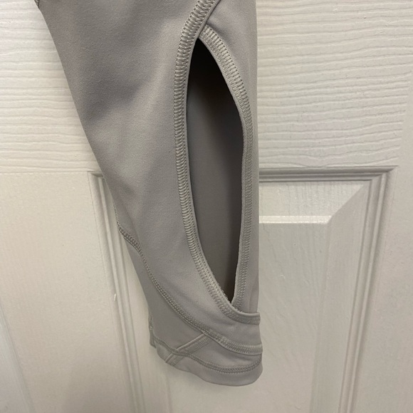 NWT Victoria’s Secret light gray yoga pants size L - Picture 5 of 6